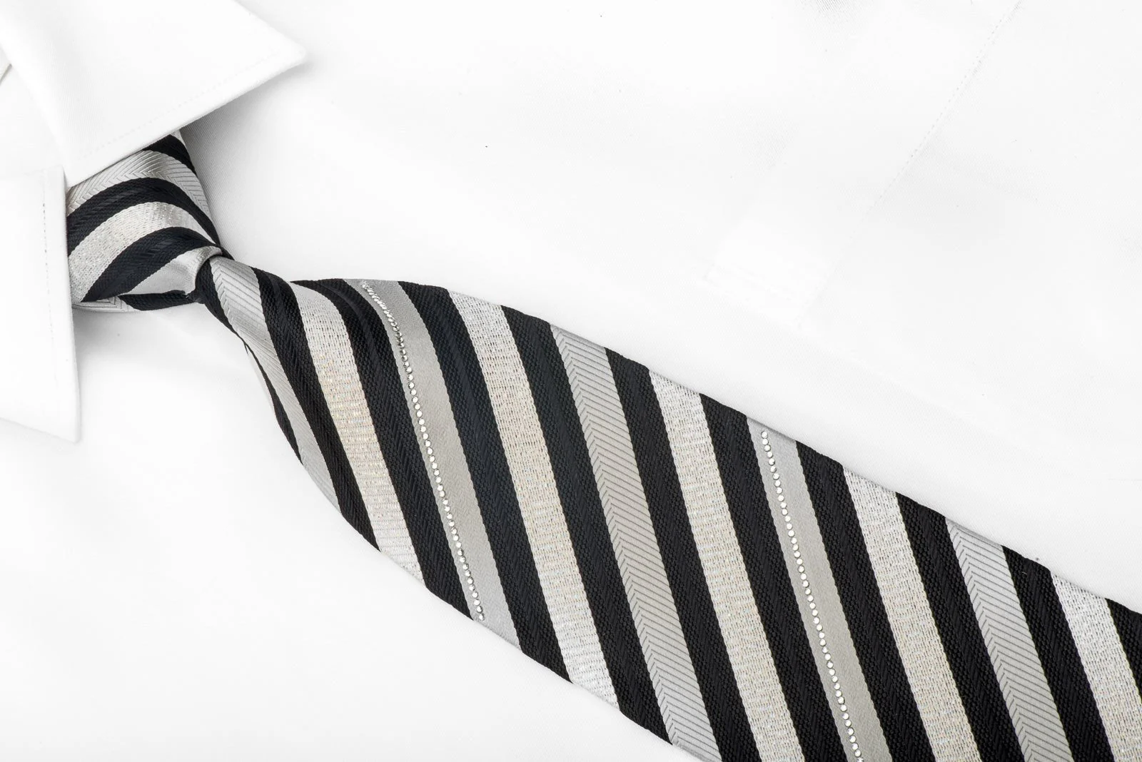 Aquascutum Men's Crystal Silk Necktie Black Silver Striped With Silver Sparkles - Image 2