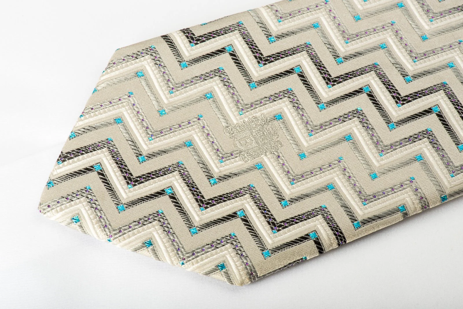 Aquascutum Silk Necktie Silver Chevron With Sparkles - Image 4