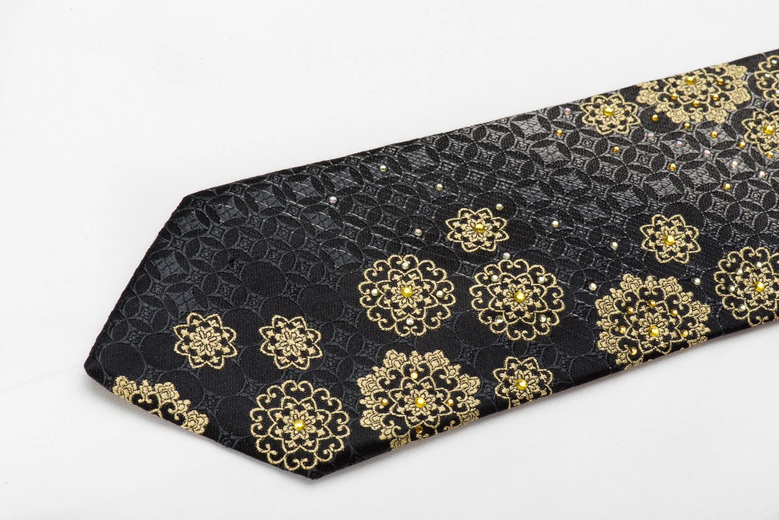 Avalon Men's Crystal Silk Necktie Gold Medallions Silver Geometric On Black With Gold Sparkles - Image 3