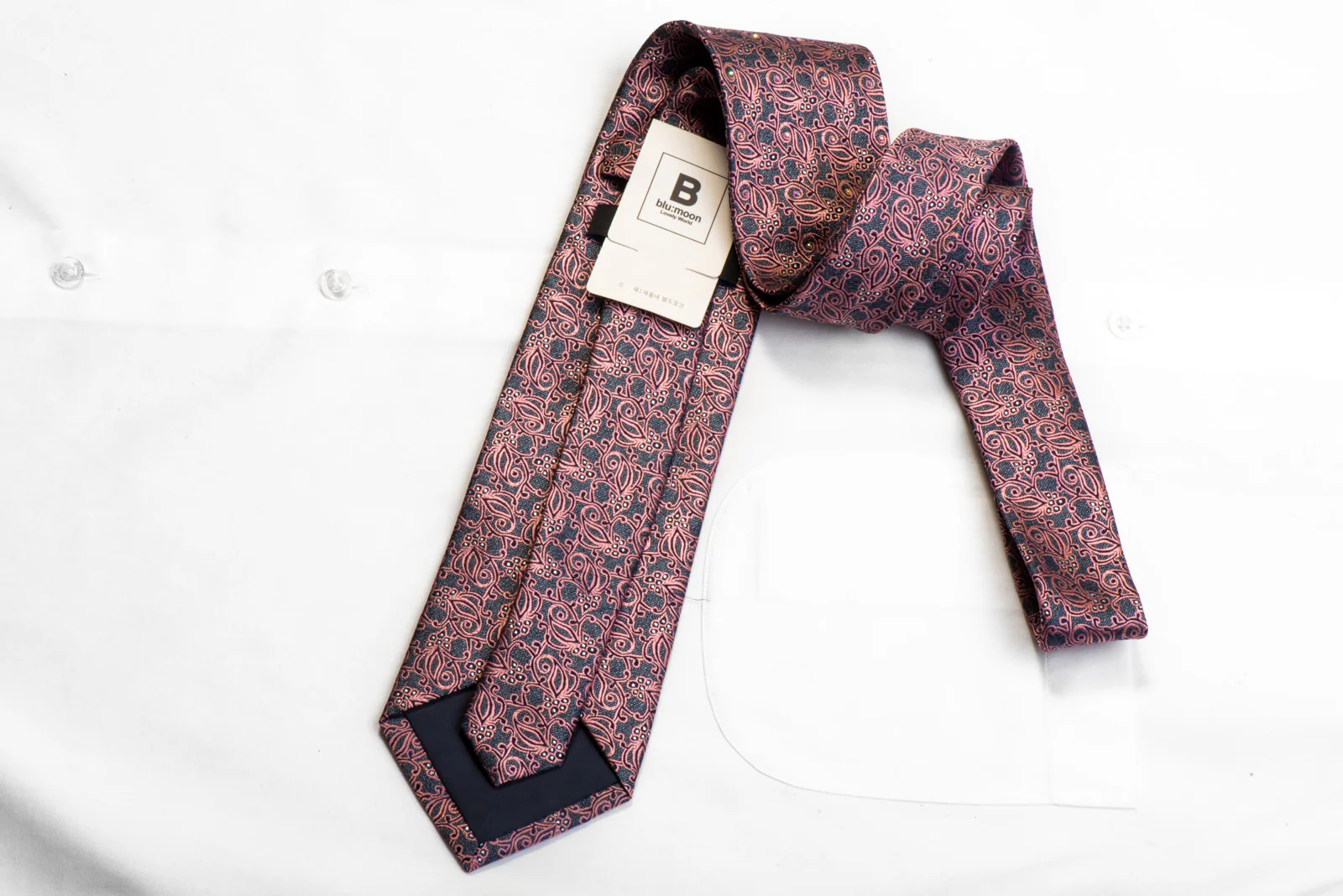 Blu Moon Men's Rhinestone Silk Tie Pink Anthemion On Gray With Sparkles - Image 4