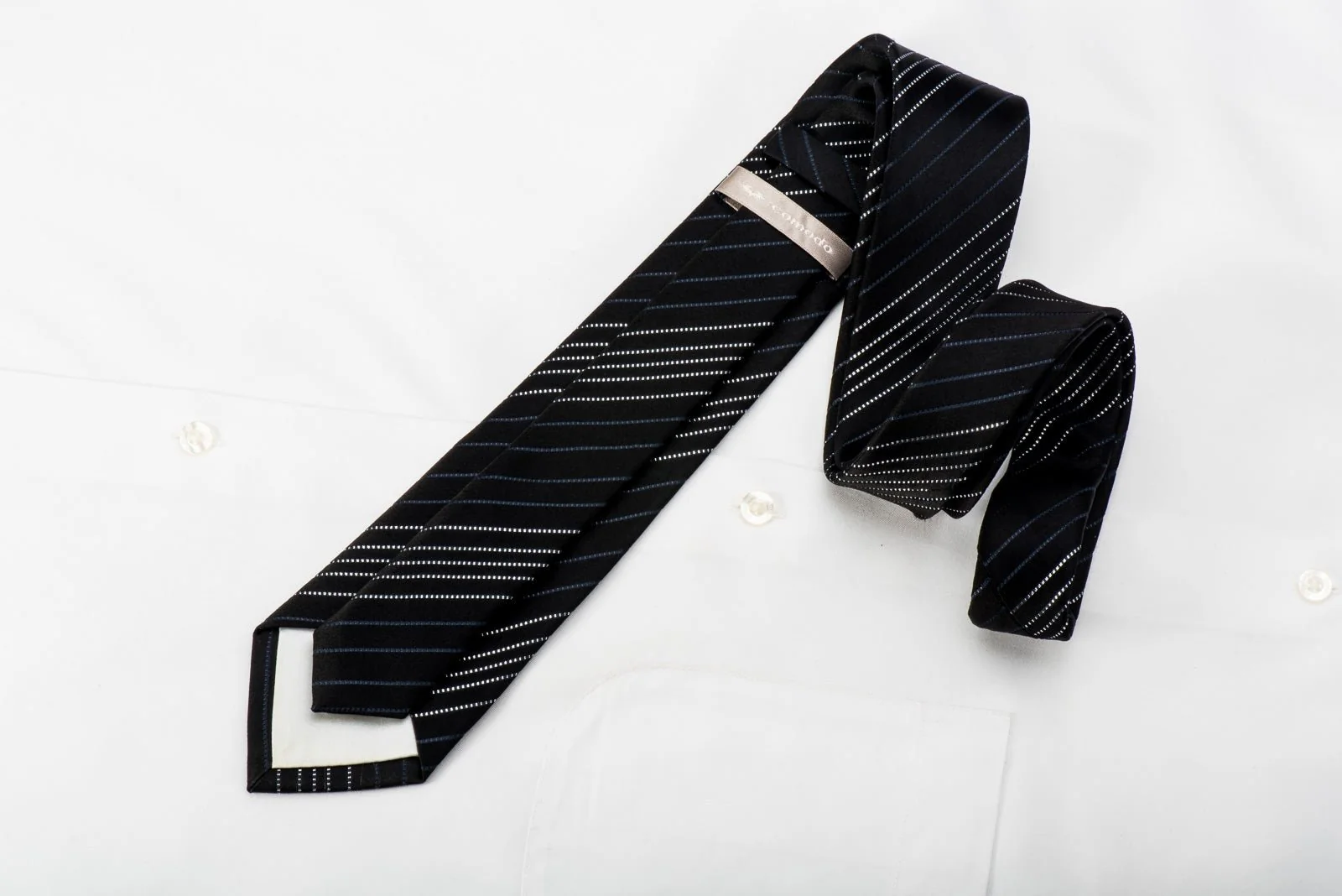 Comodo Mens Silk Skinny Tie Silver Stripes On Black - Image 4