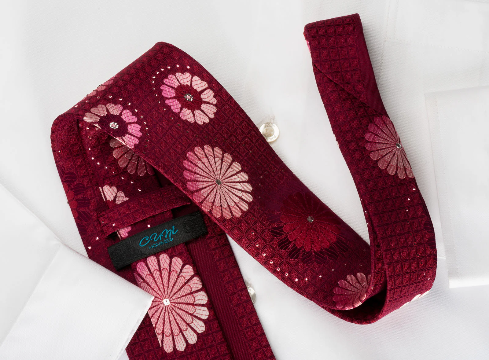 Cuni Homme Silk Rhinestone Necktie Abstract Floral On Burgundy With Silver Sparkles - Image 4