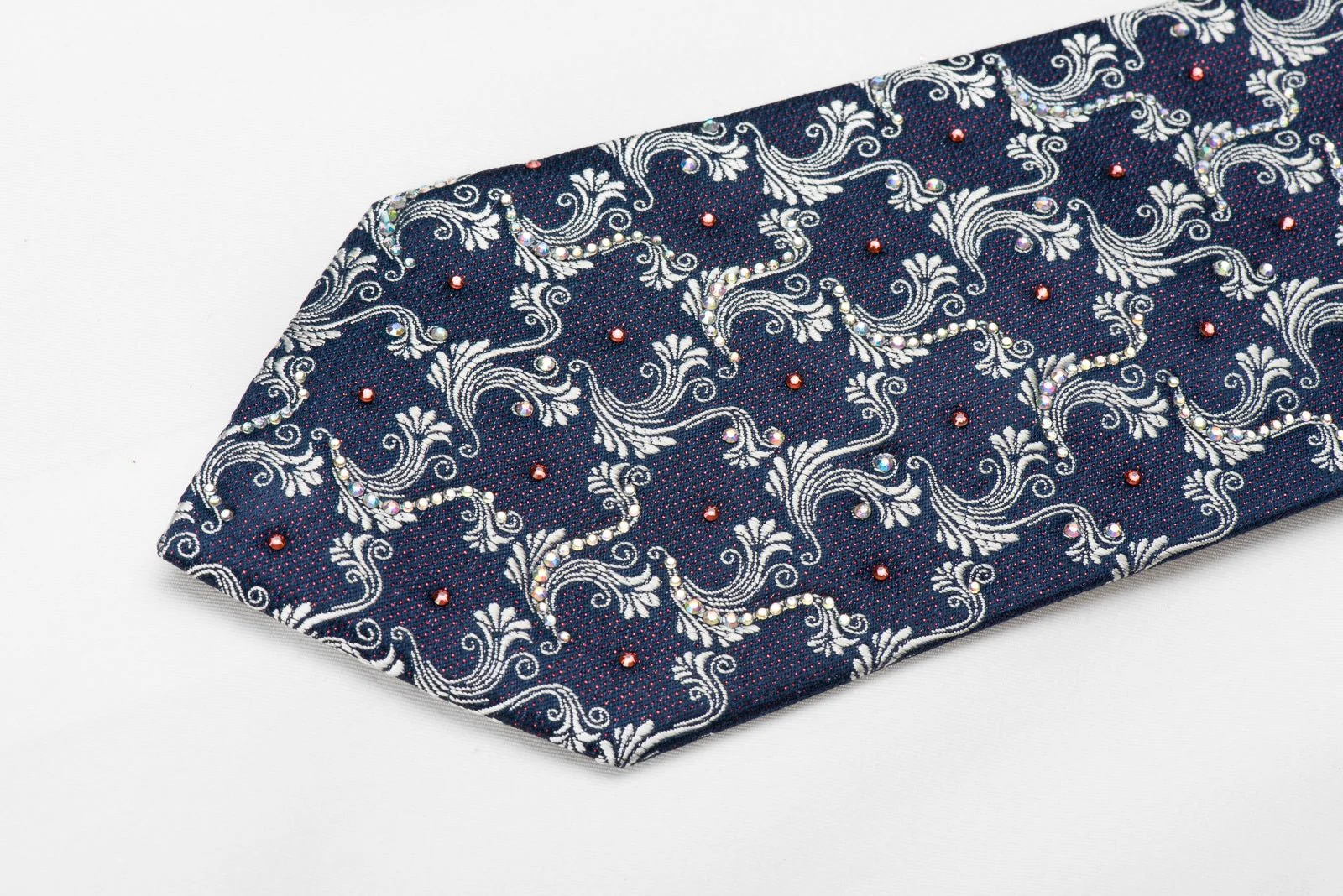 Daniel Hechter Men's Crystal Silk Necktie Silver Acanthus On Blue With Red Sparkles - Image 3