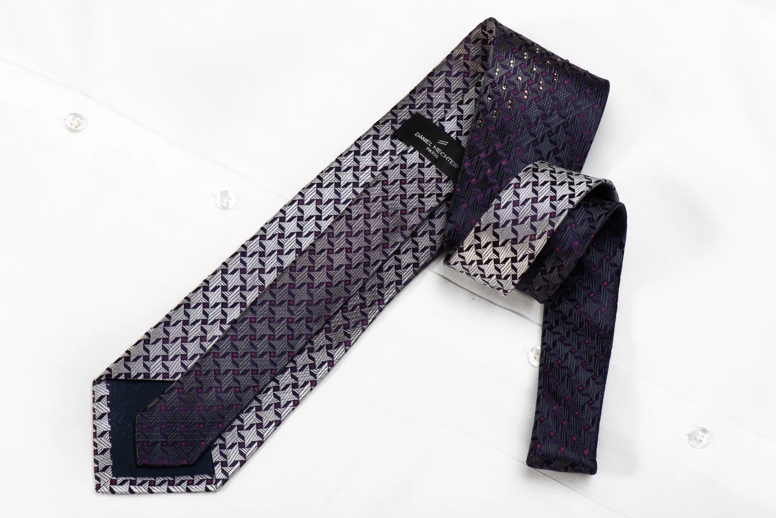 Daniel Hechter Men's Crystal Silk Necktie Silver Geometric On Blue With Red Sparkles - Image 4