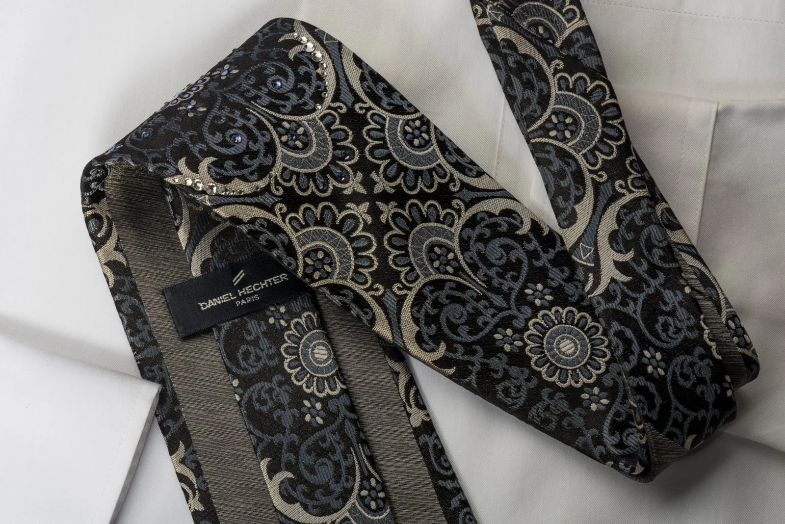 Daniel Hechter Men's Silk Rhinestone Necktie Silver Damask On Black - Image 3