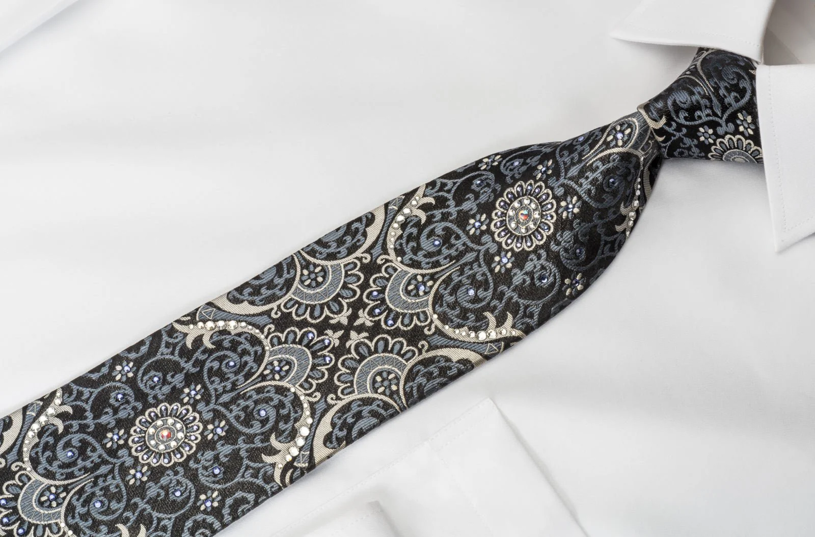 Daniel Hechter Men's Silk Rhinestone Necktie Silver Damask On Black - Image 6