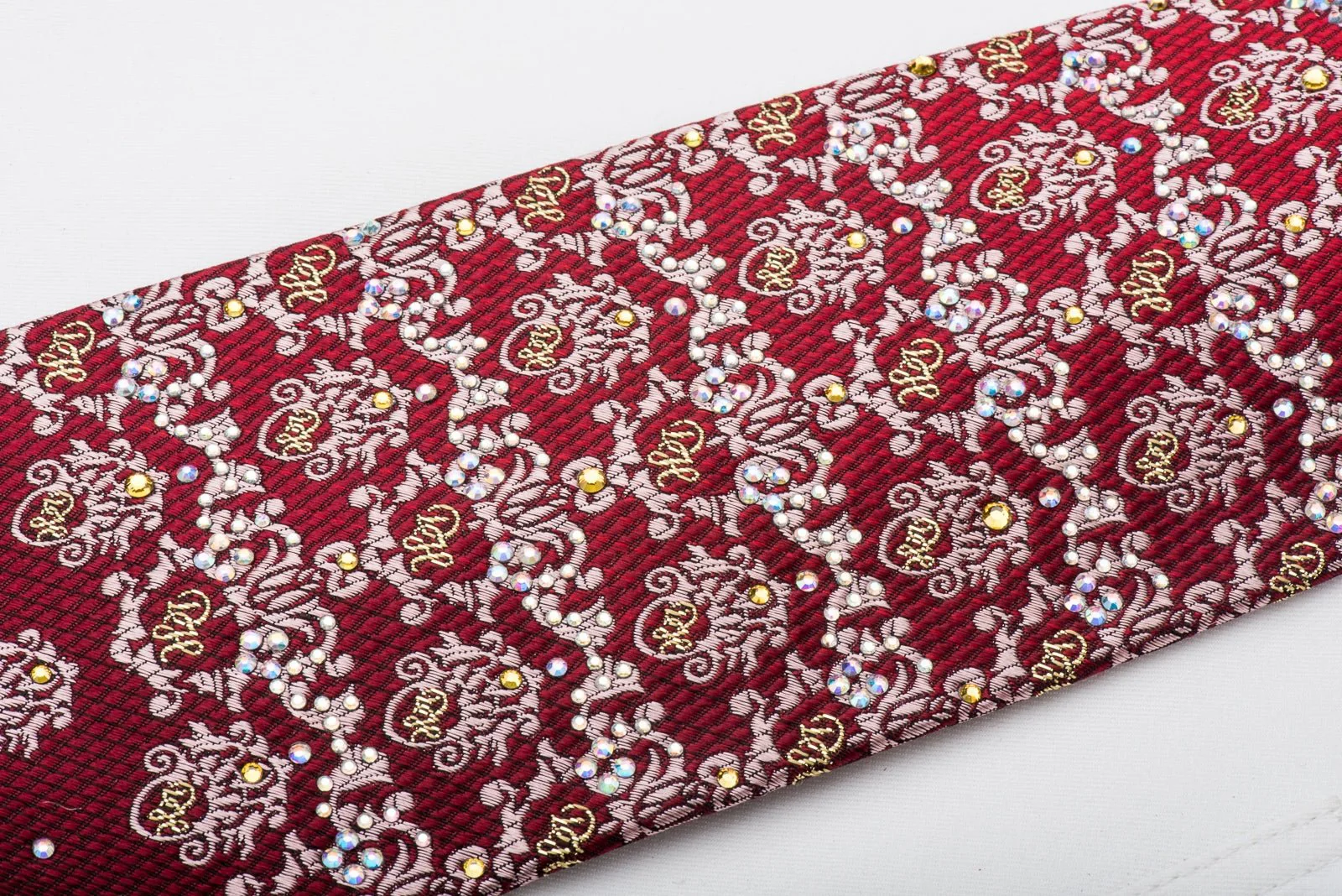 Daniel Hechter Mens Rhinestone Silk Necktie Cartouche On Burgundy With Gold Sparkles - Image 6
