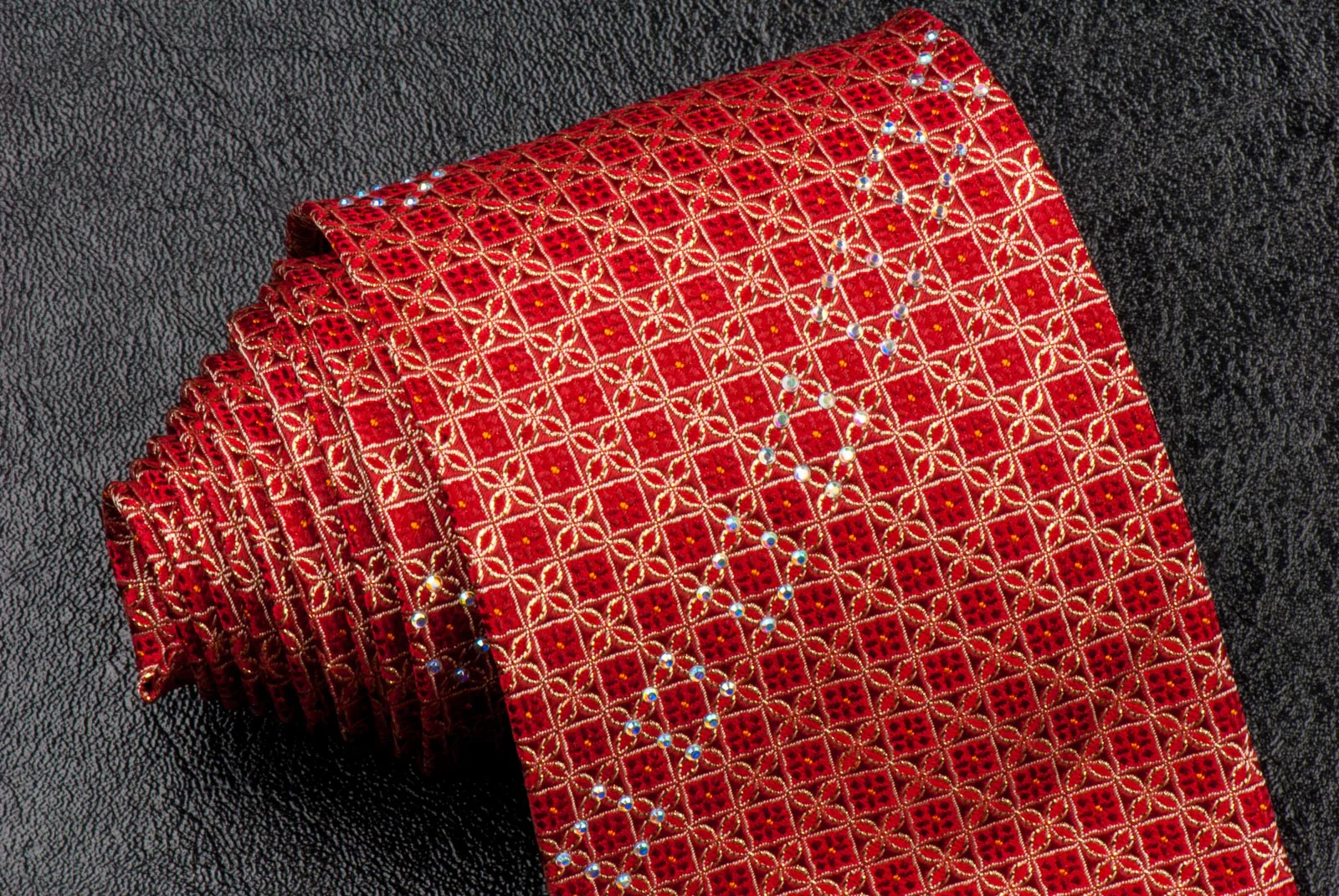 Elégance Silk Neck Tie Golden Geometric Design On Red With White Rhinestones - Image 6