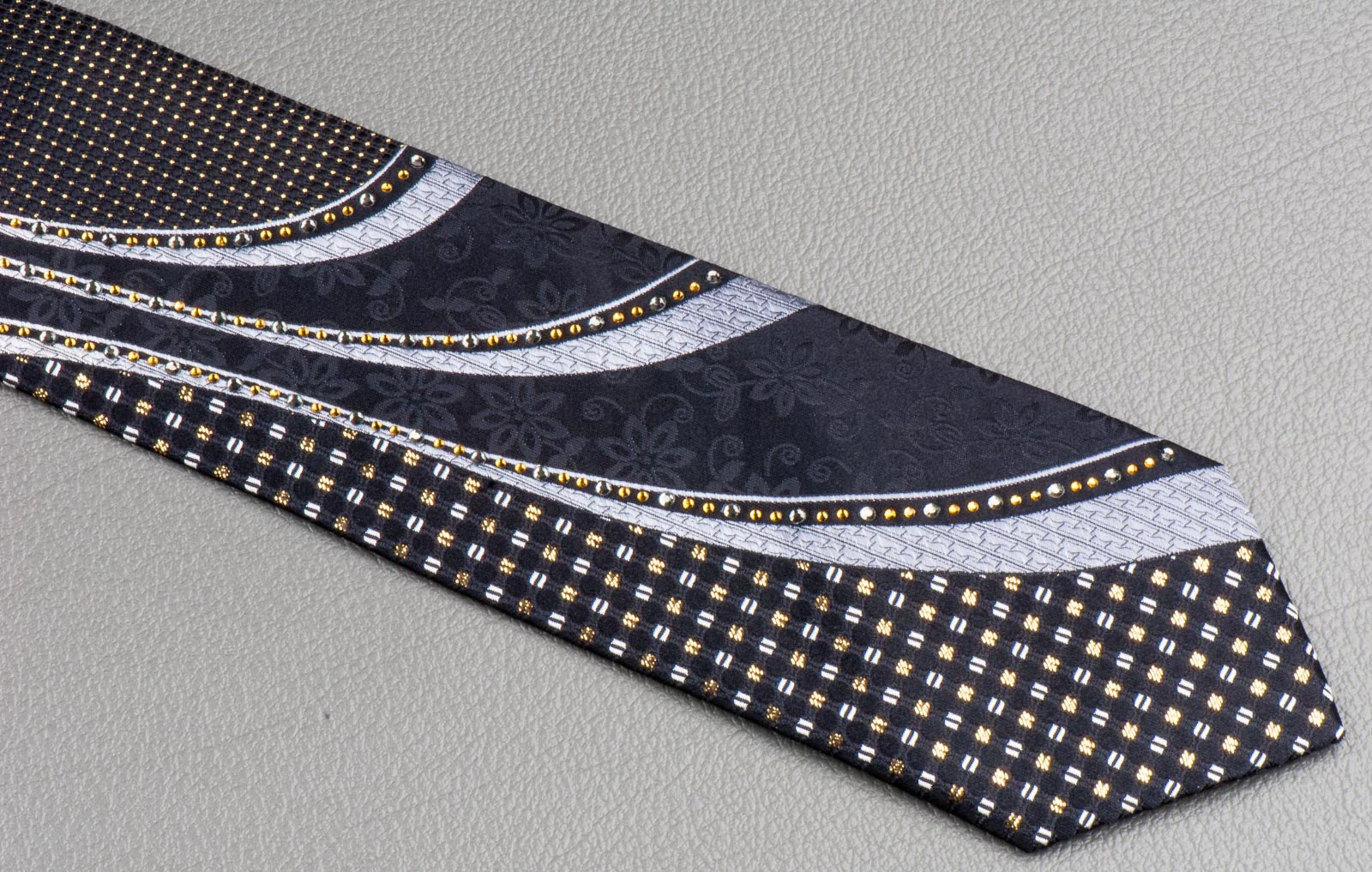 Grang Cia Rhinestone Tie Silver Waves On Black Silk With Golden Sparkles - Image 4