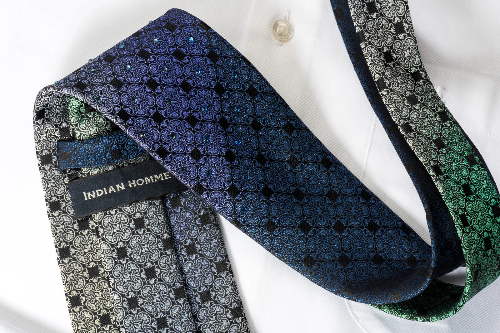 Indian Homme Rhinestone Necktie Blue Green Flur De Lis Motif On Black Silk - Image 4