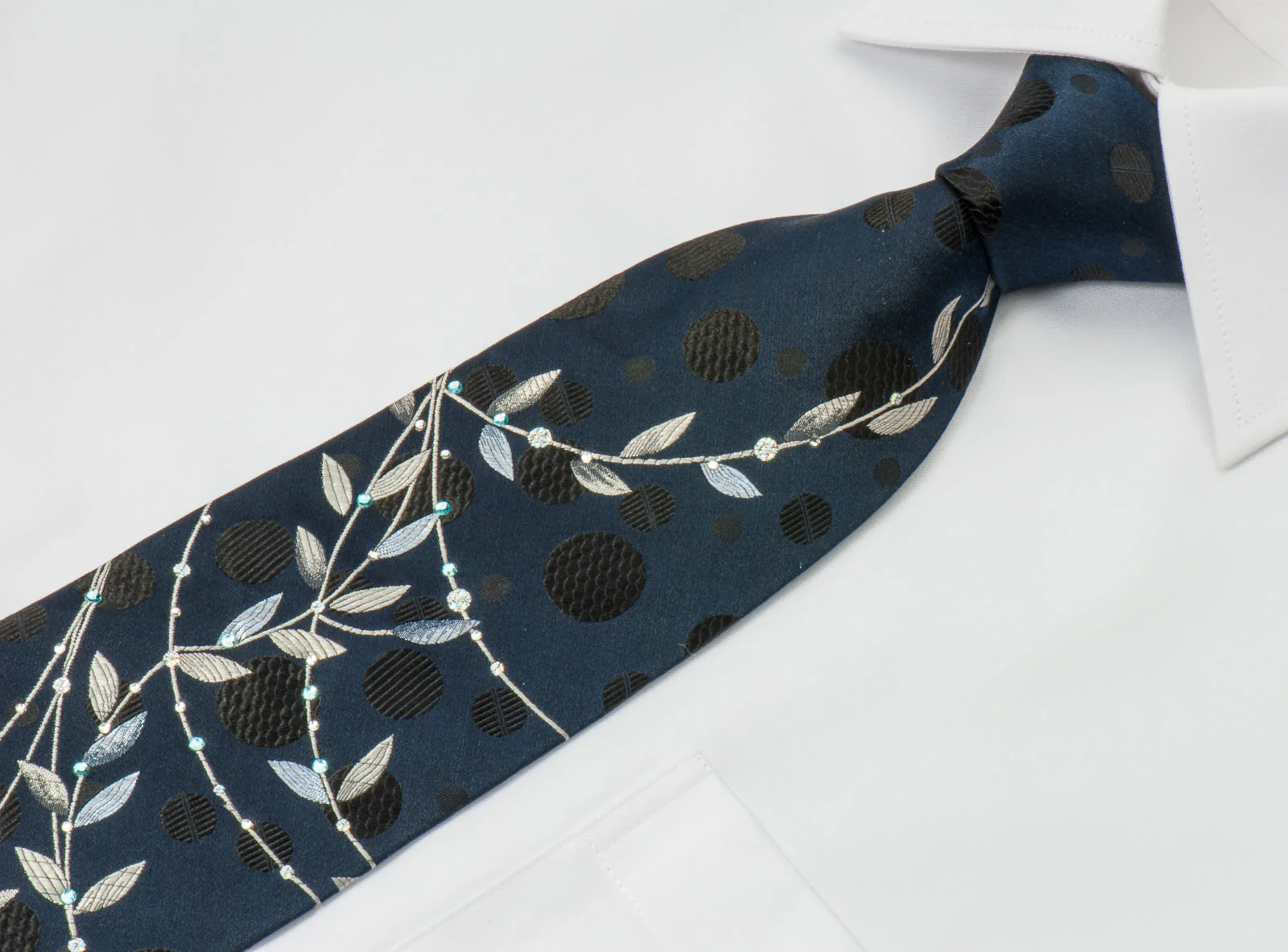 Indian Homme Rhinestone Necktie Silver Scroll Leaves On Navy Blue With Silver Sparkles