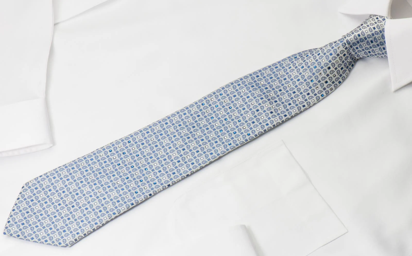 Indian Homme Rhinestone Tie Blue Paisley Motif On Silver Silk With Sparkles - Image 4
