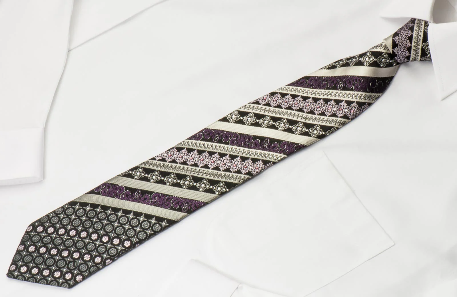 Indian Homme Rhinestone Tie Silver Striped On Black Silk With Fleur De Lis Motif & Sparkles - Image 2