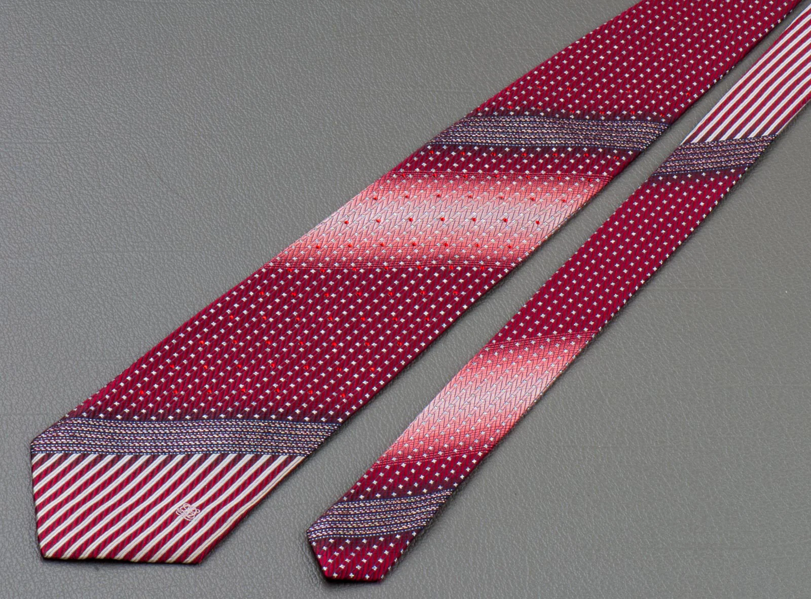 Louis Quatorze Men's Silk Rhinestone Neck Tie Silver Micro Squares On Burgundy - Image 3