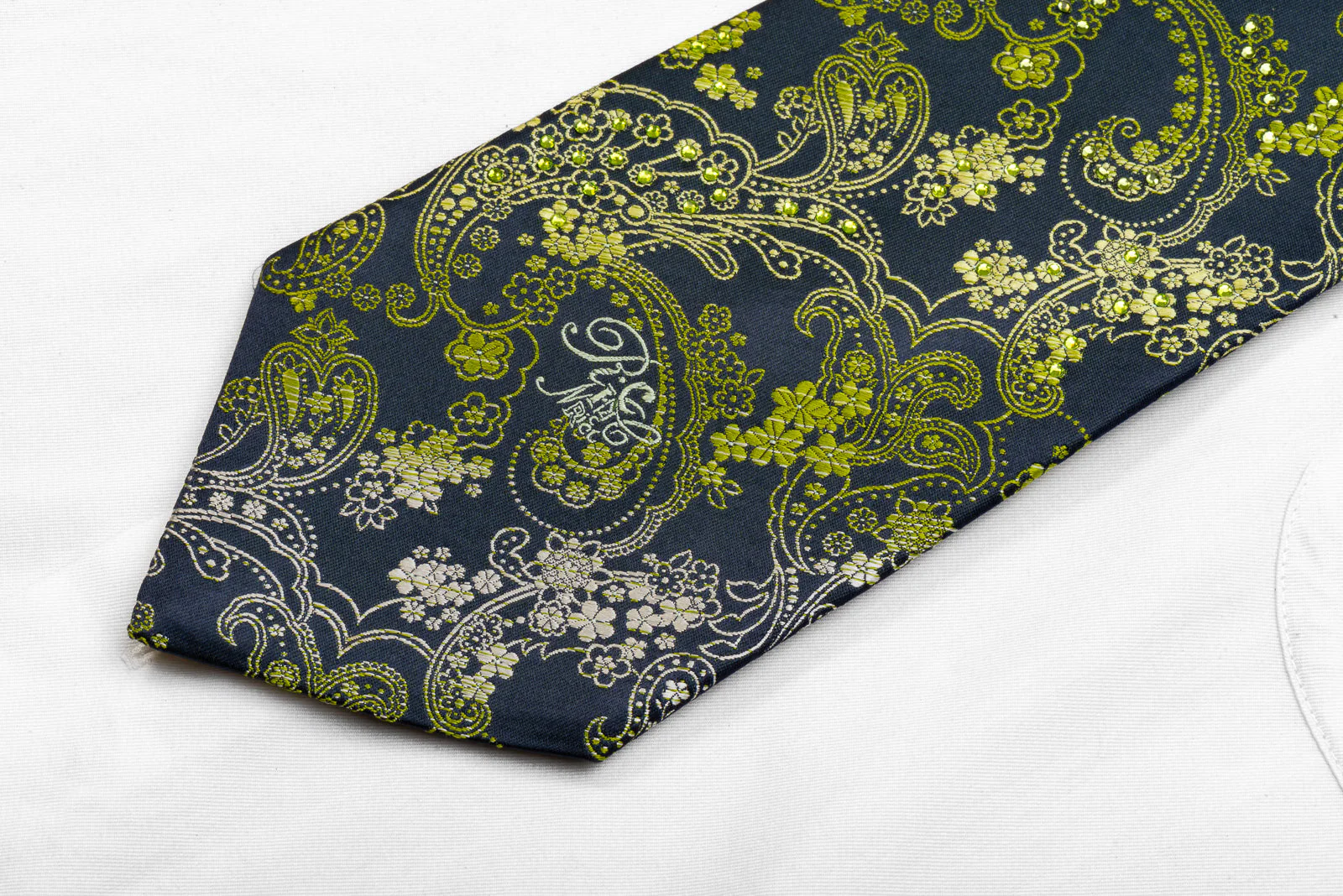 Nina Ricci Men's Rhinestone Necktie Green Paisley On Navy Silk - Image 3