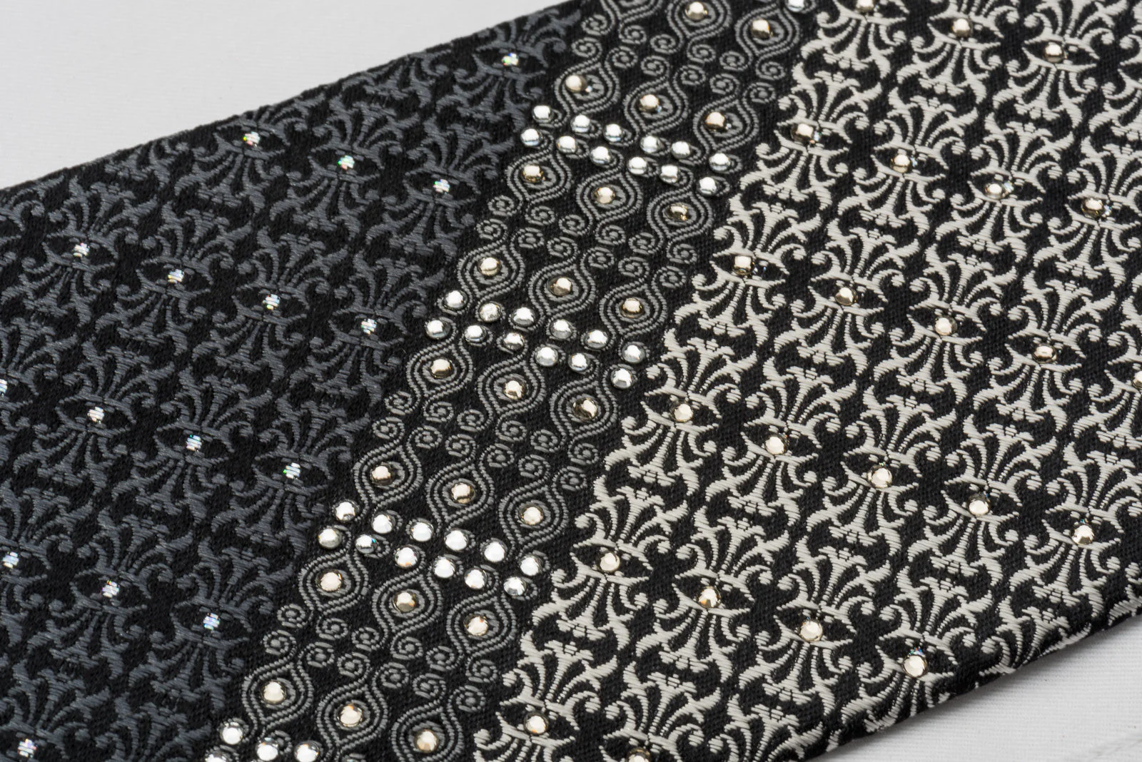 Nina Ricci Rhinestone Necktie Silver Fleur De Lis On Black With Silver Sparkles - Image 3