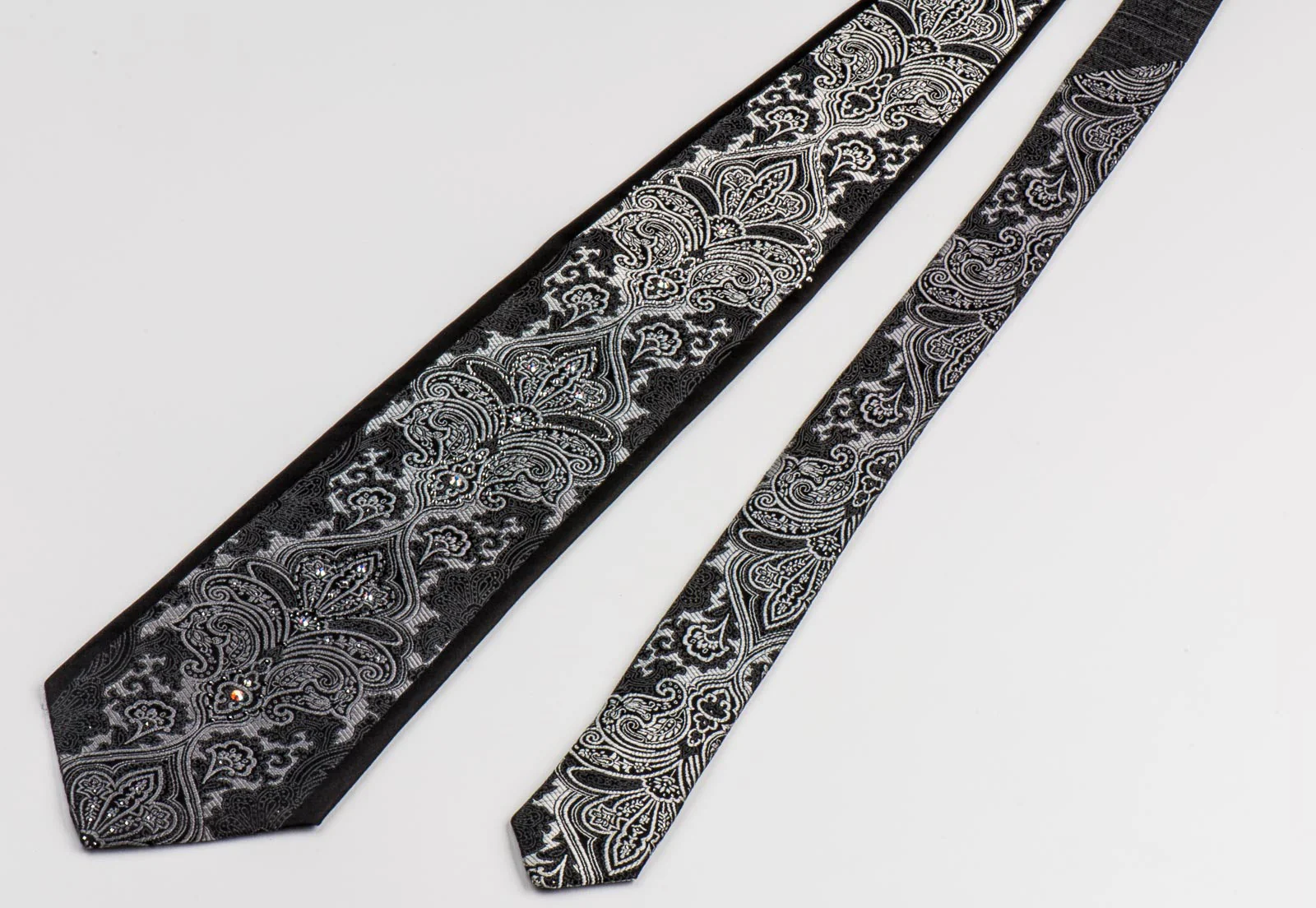 Perry Ellis Rhinestone Silk Neck Tie Silver Damask On Black With Mirrors Classic 3 1/2 Inch - Image 7