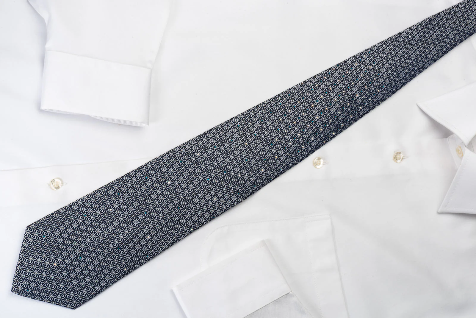 Renoma Silk Rhinestone Necktie Silver Trellis On Navy With Silver Sparkles - Image 7