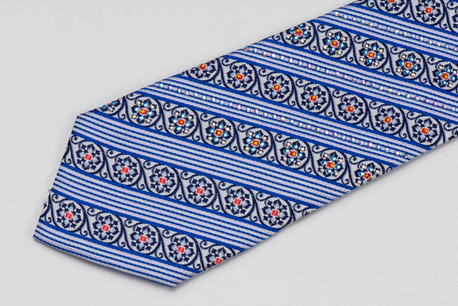 Renoma Woven Rhinestone Silk Necktie Tie Blue Stripes On White - Image 3