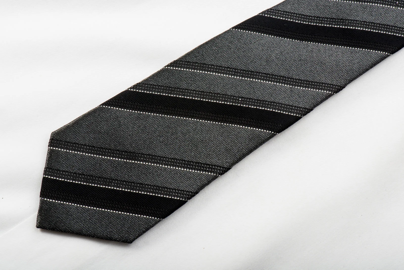 STCO Men's Silk Skinny Tie Black Silver Stripes On Gray - Image 5
