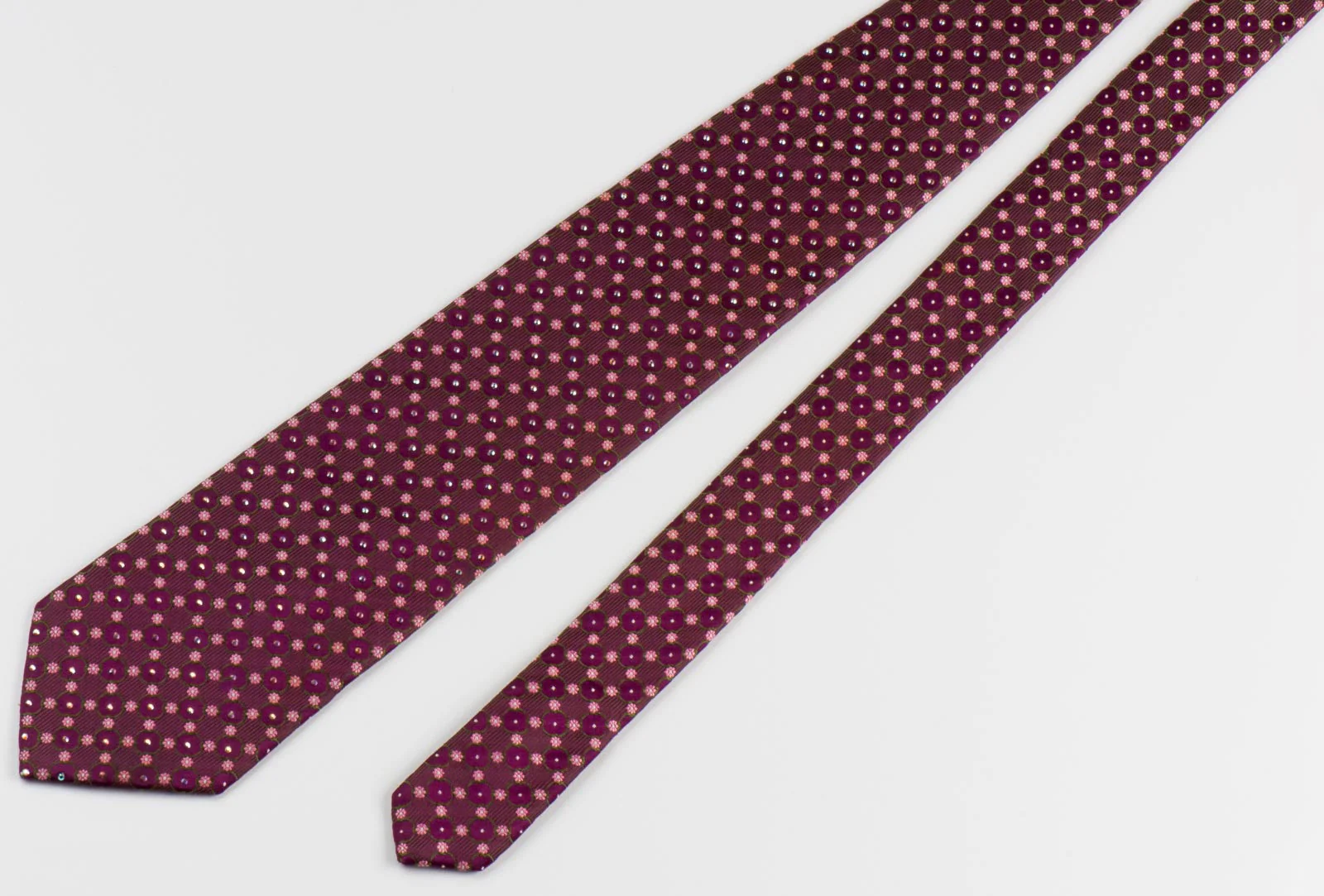Ungaro Men's Rhinestone Silk Necktie Foulard Design On Burgundy Tie - Image 3