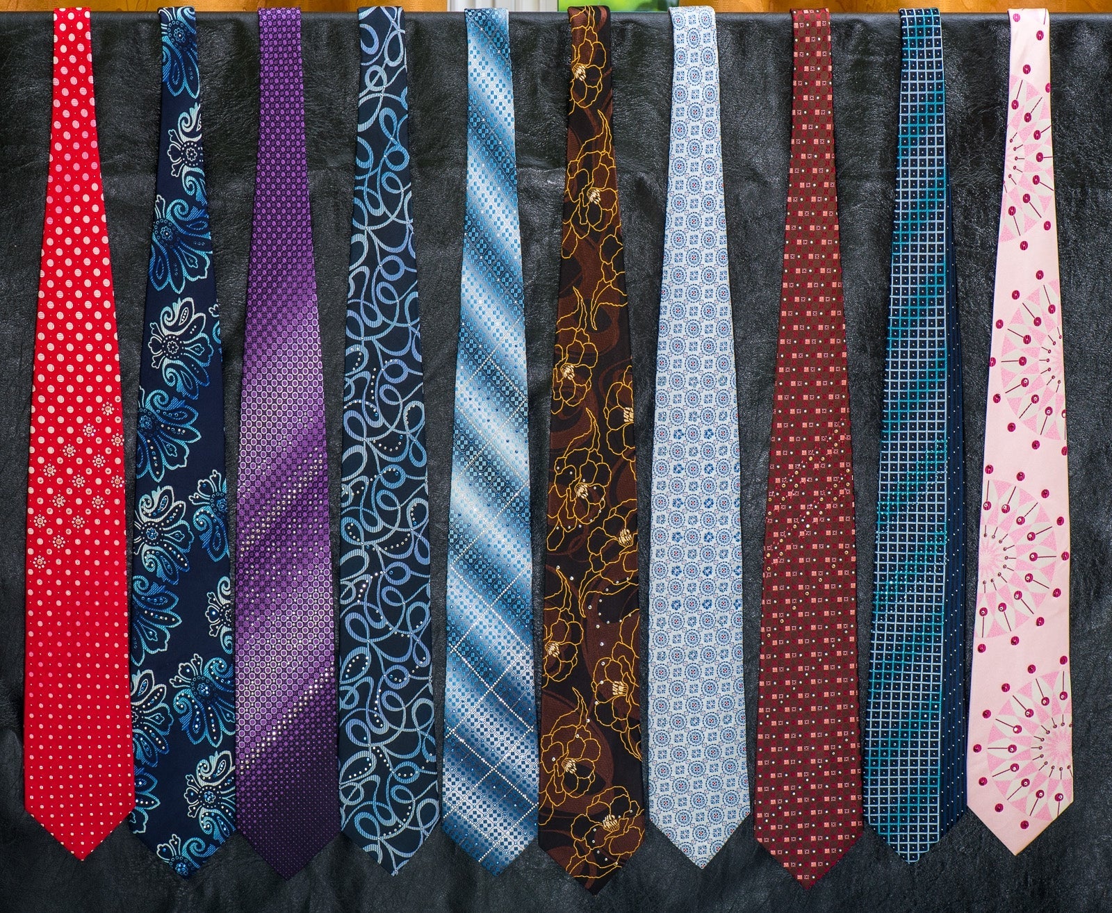 Wholesale 100 Mens Clearance 2nd Hand Used Silk Ties Mixed Design