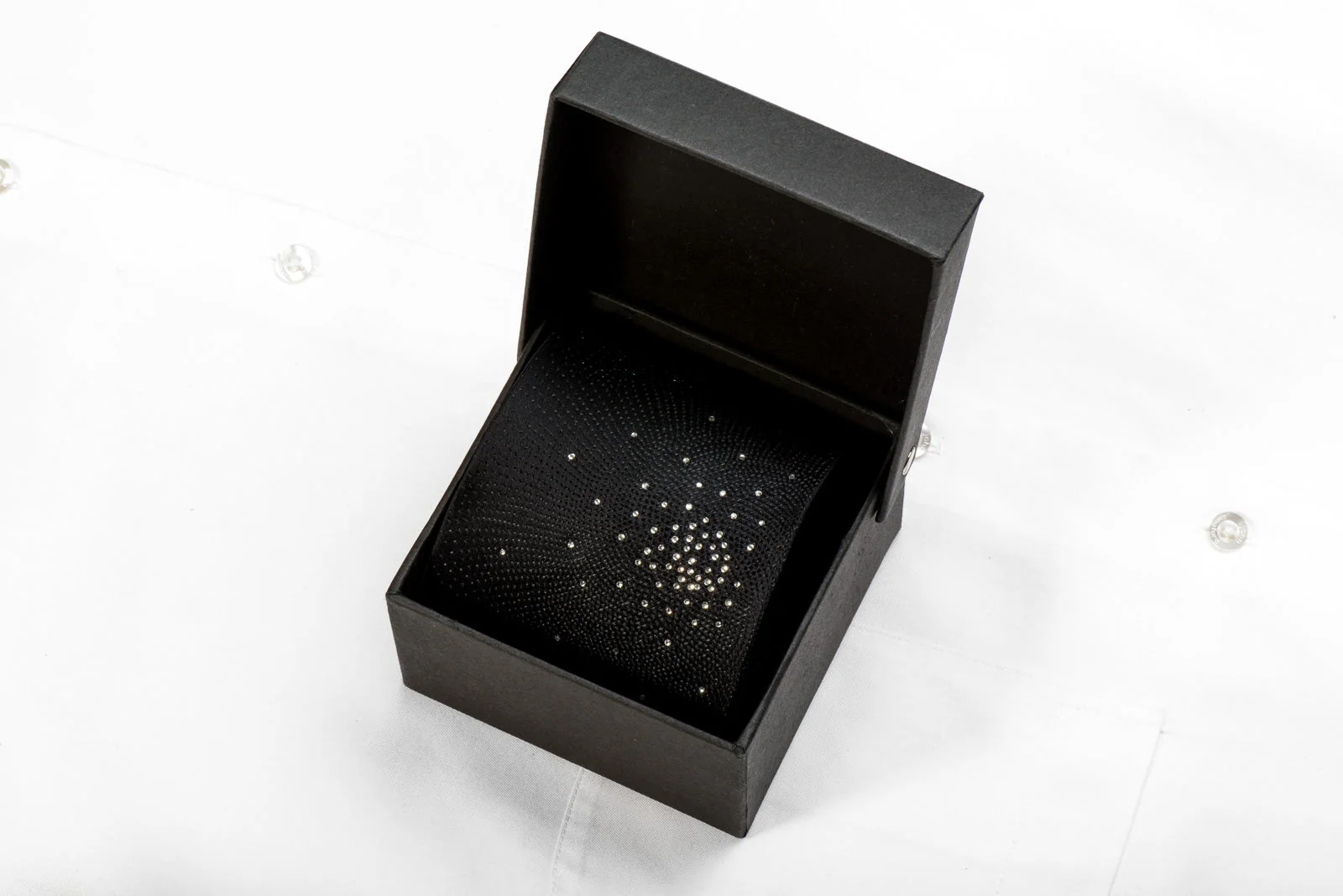 Yezak Men's Crystal Silk Necktie Silver Geometric On Black With Silver Sparkles - Image 5
